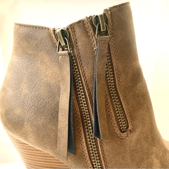 Journee Collection Womens Vally Inside Zip Stacked Heel Booties Size 8.5 - Picture 5 of 9